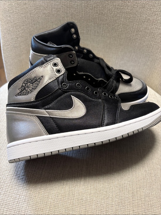 Nike Shoes - Nike Women’s Air Jordan 1 retro high OG “Satin Shadow” size 9